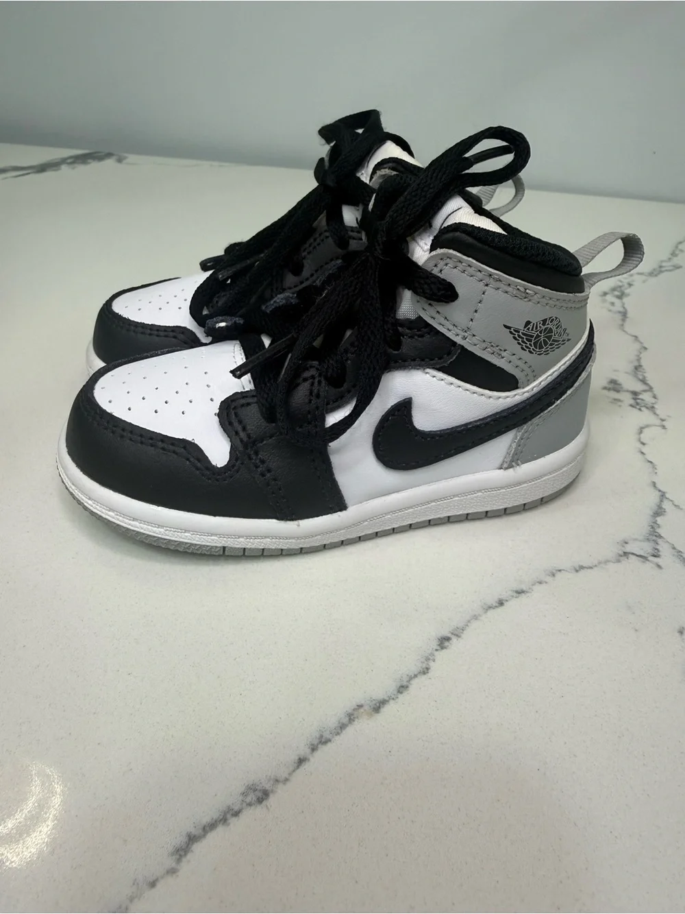 Nike Air Jordan 1 Mid SE Diamond Athletic Shoes Boys 7c White/Black